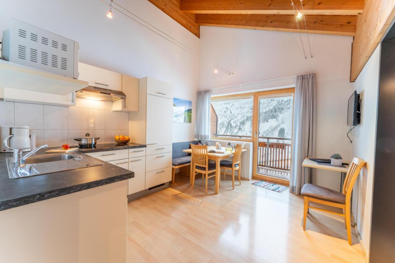 Haus Montana Apartment Damuels Luaran gambar