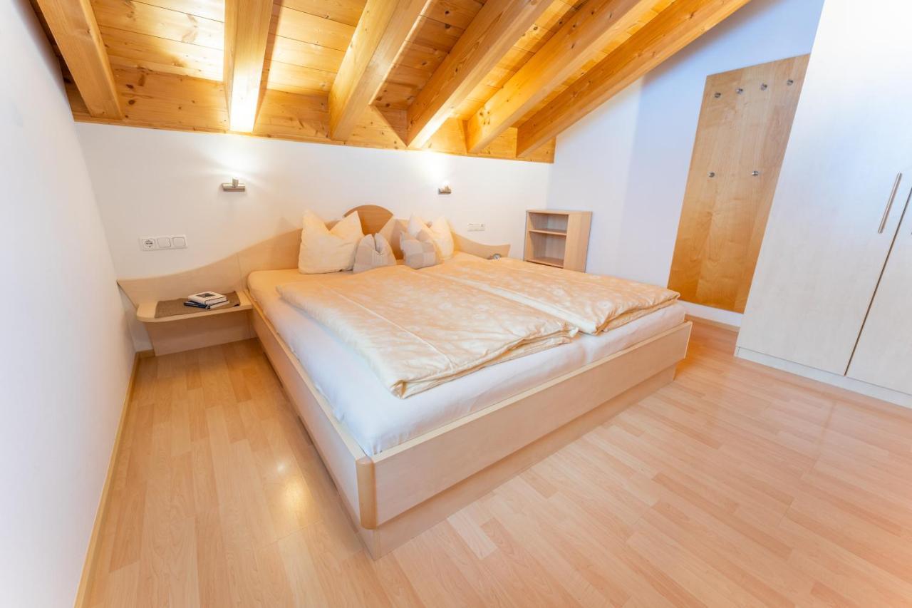 Haus Montana Apartment Damuels Luaran gambar