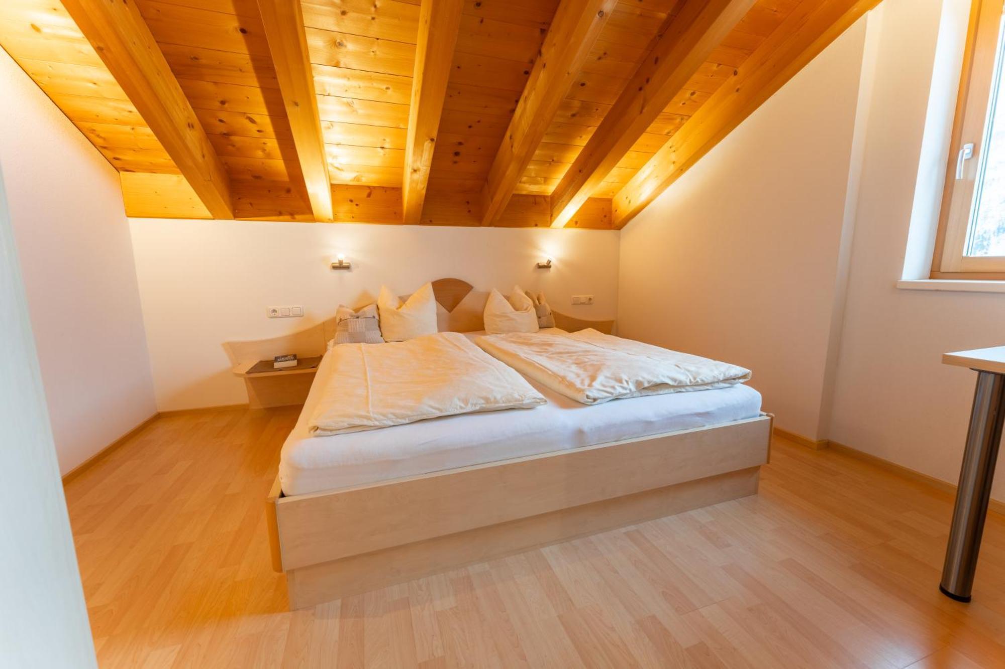 Haus Montana Apartment Damuels Luaran gambar